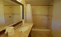 Caymans Island - Sunset House Dive Resort. Ocean View Room - bathroom.